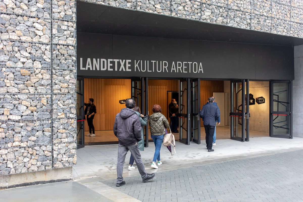 Iraileko agenda: udako azken egunez gozatzeko dozenaka proposamen
